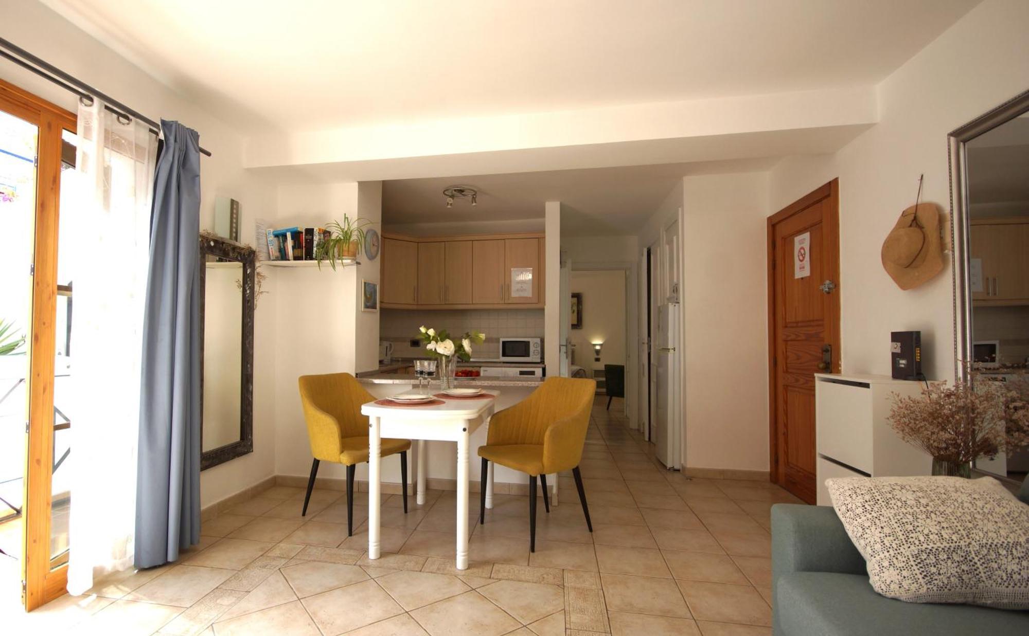Apartamento Familiar Con Piscina Con Wi Fi En Los Cristianos Los Cristianos  Exterior photo
